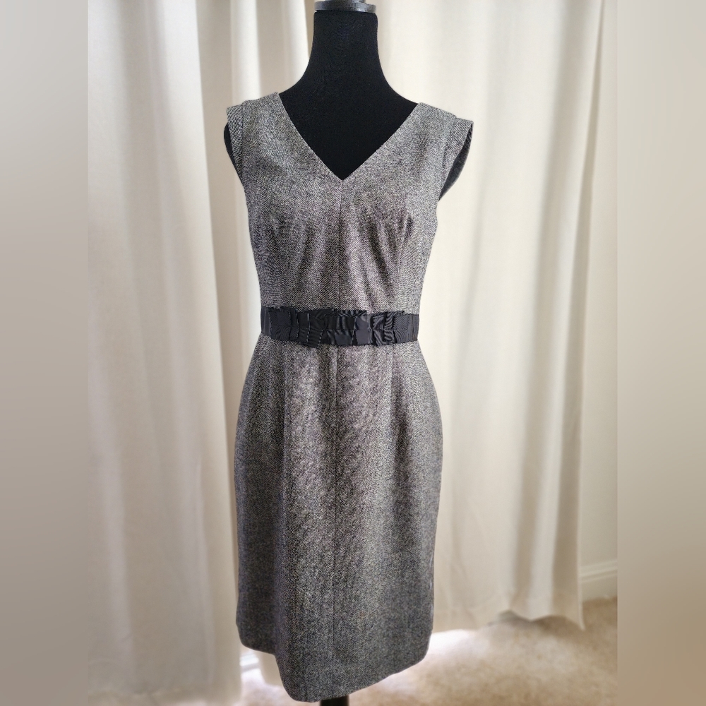 Banana Republic Women's Black and Grey Wool blend Knee Length Dress size 2